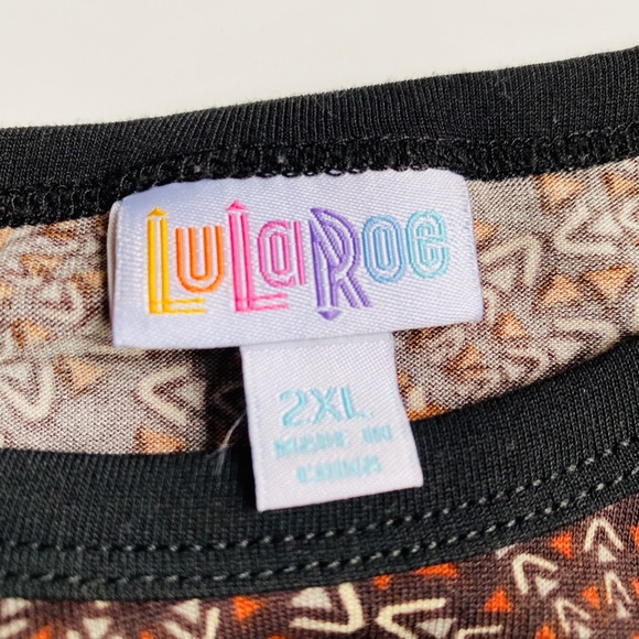 Lularoe Pattern T-Shirt - Picture 2 of 3